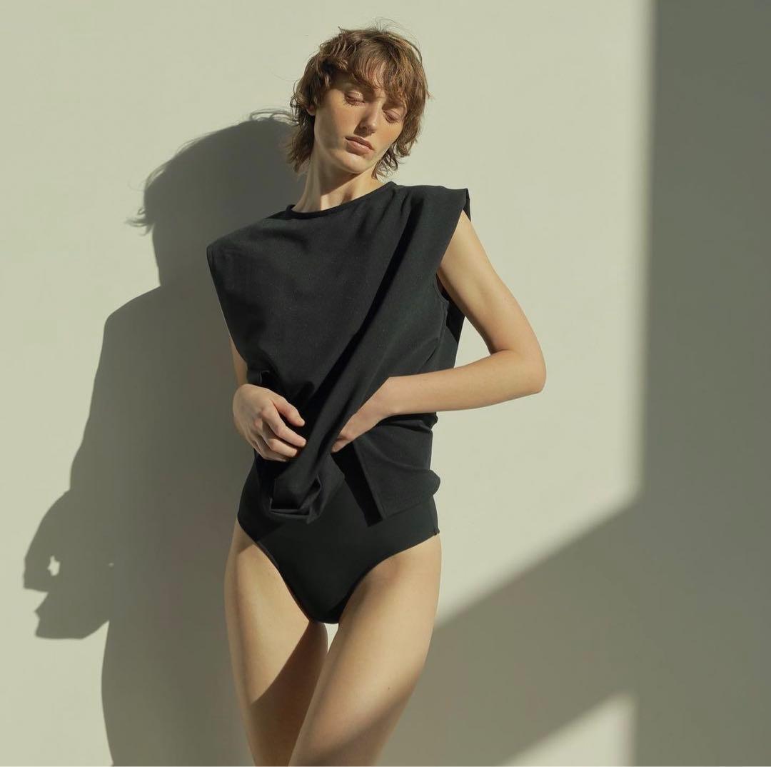 新品未使用【ETRE TOKYO】エトレトウキョウ ラッシュガード Mサイズ