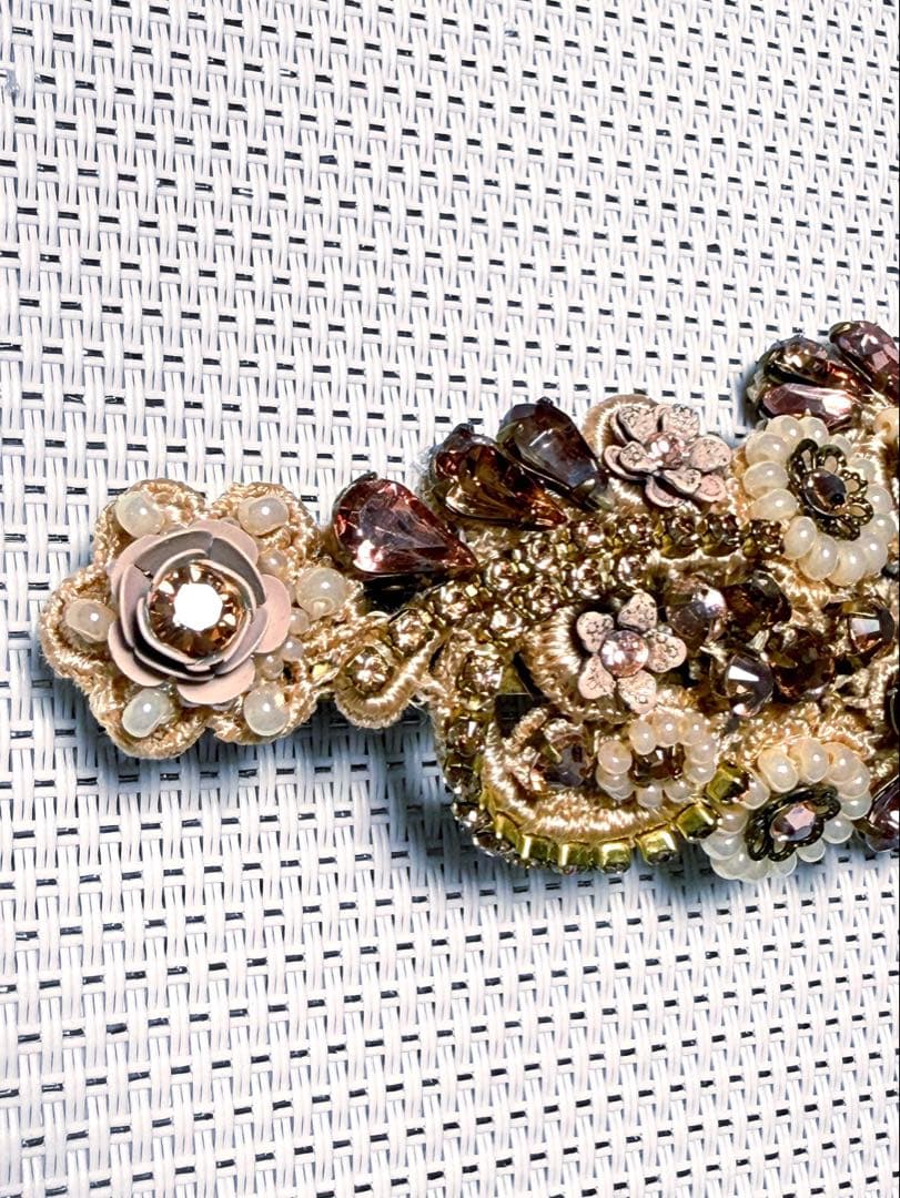 ミハエルネグリンヘアバレッタ