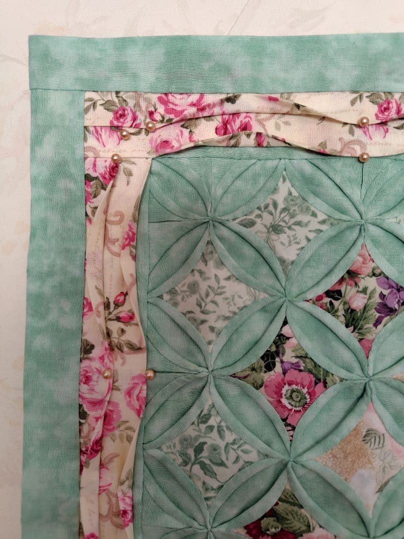 ♡mari♡ パッチワーク(カテドラルウインドウ)タペストリー