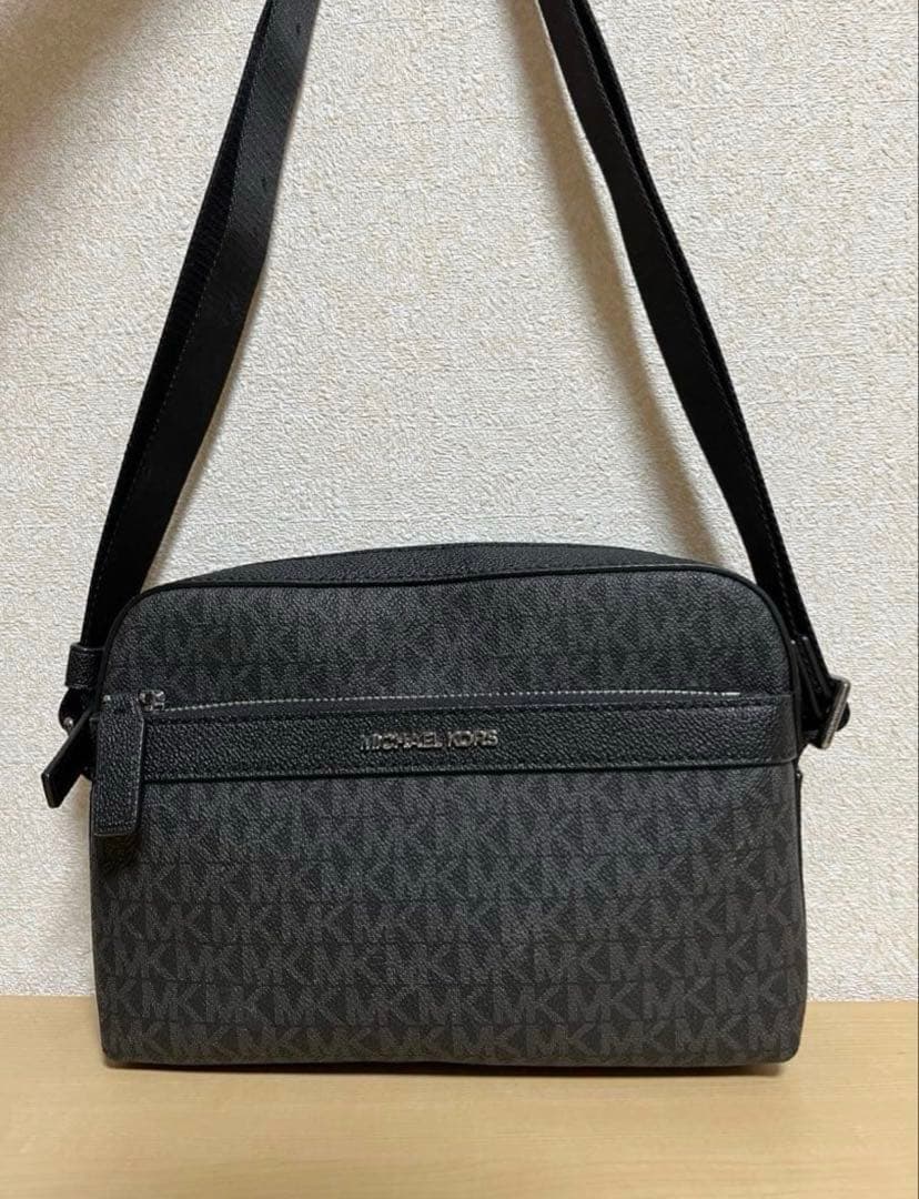 MICHAEL KORS ブラックショルダーバッグ マイケル コース モノグラム