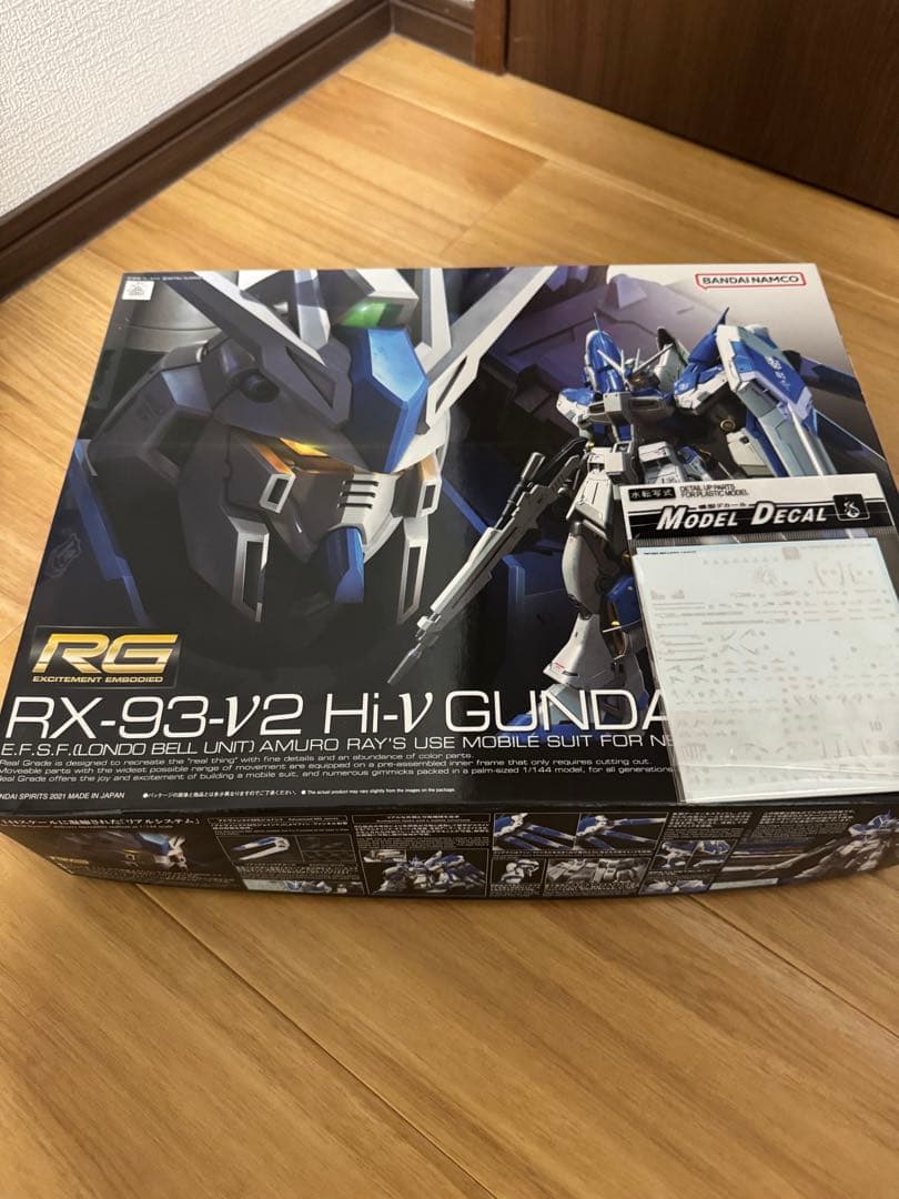 RG RX-93-V2 Hi-V ガンダム水転写式デカール付き