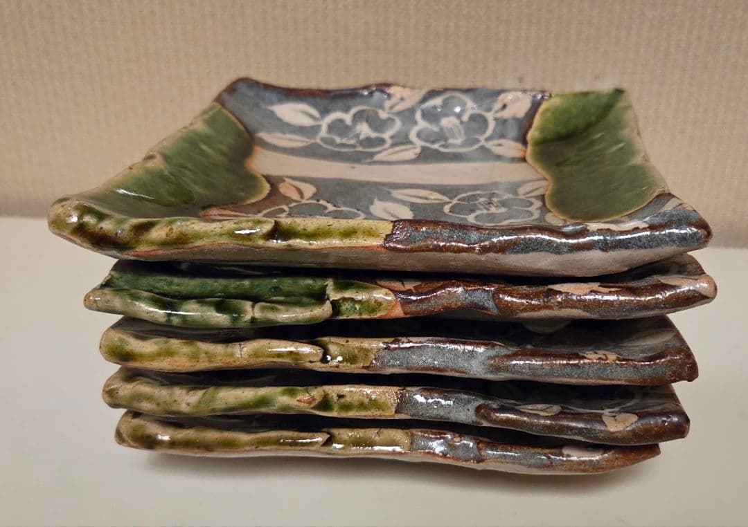 織部 玉山窯 玉置保夫 四角皿 脚付 椿 四方皿