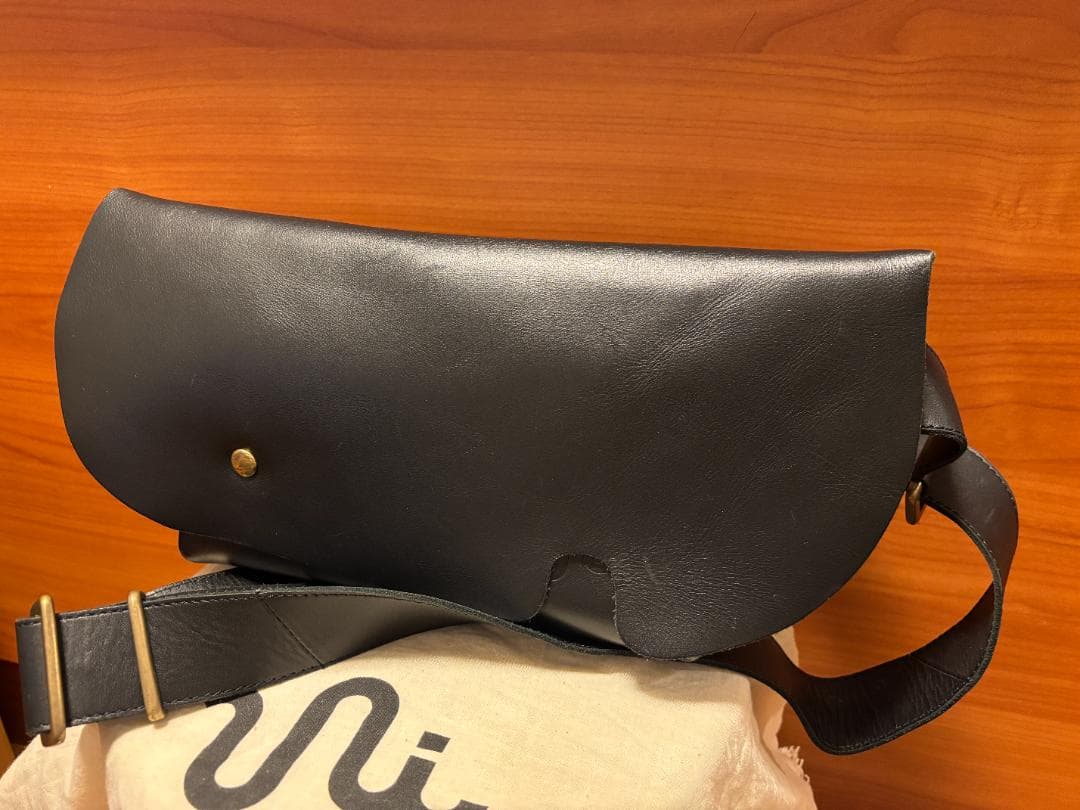 Uni&co. ユニ＆コーxsサイズ人気色ブラック メッセンジャー レザー