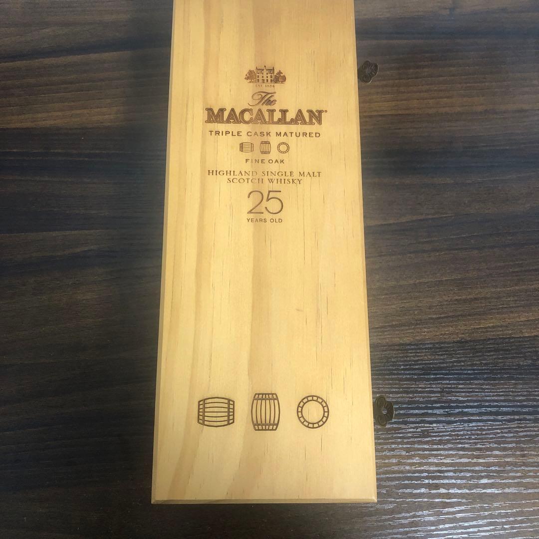マッカラン ファインオーク25年The Macallan ウイスキー 木箱入り