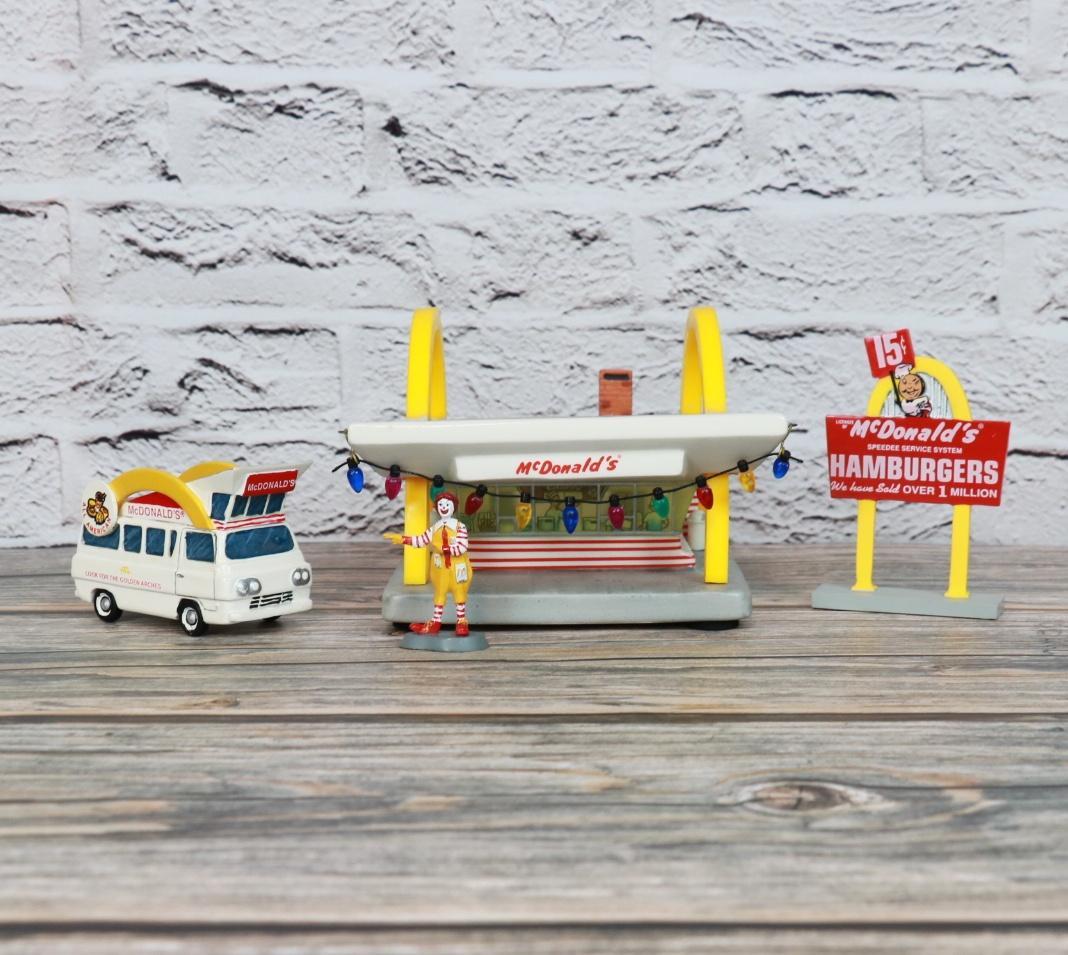 【マクドナルド】　ライト付きセラミックレストランとロナルドとマクドナルドのバン