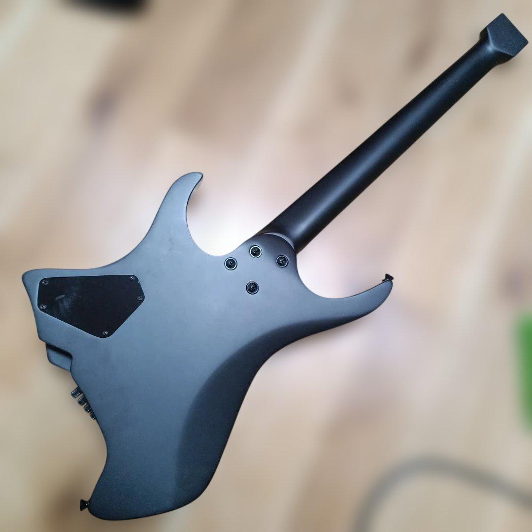 美品　ヘッドレス　エレキギター　マットブラック　ヘッドレスギター