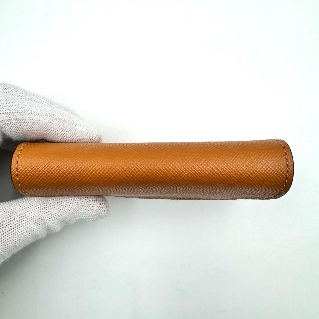 未使用品✨MARNI マルニ　カードケース　名刺入れ　レザー　茶色　白色