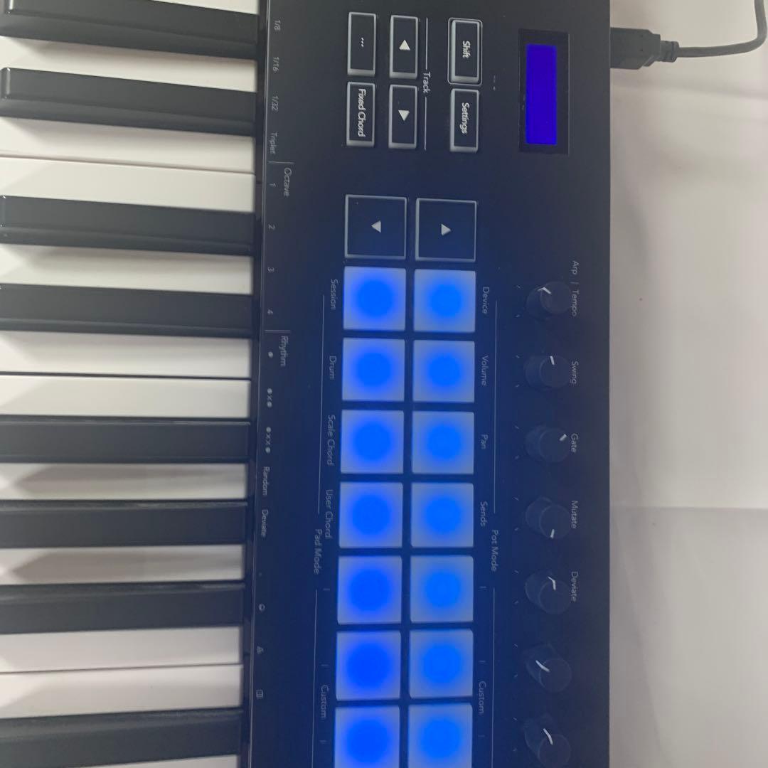 NOVATION Launchkey 37 MK3 MIDIキーボード