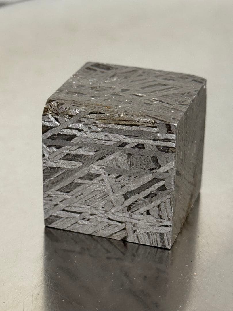 アルタイ隕石　キューブ　約197g