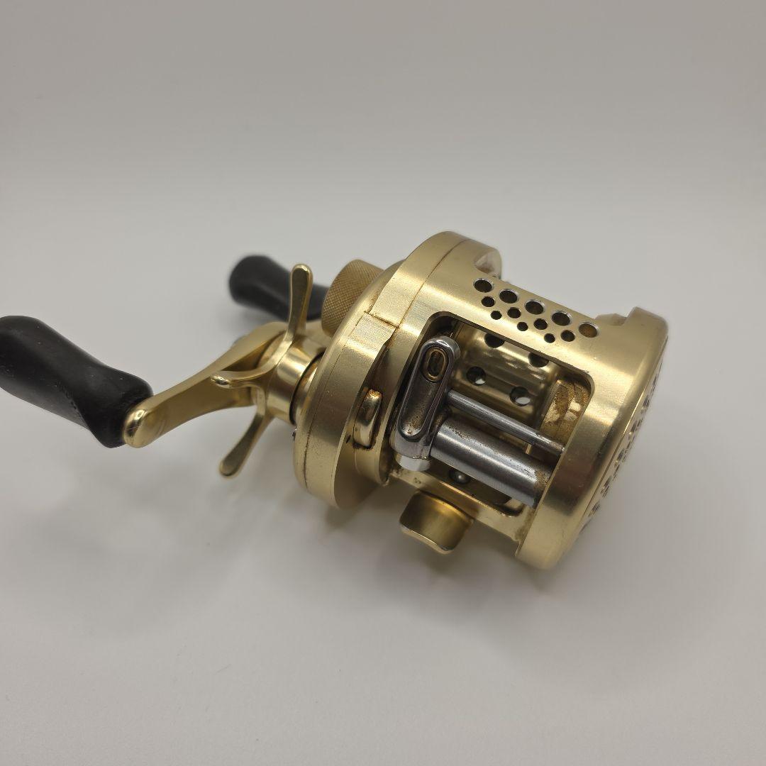 T64 シマノ 00カルカッタコンクエスト200