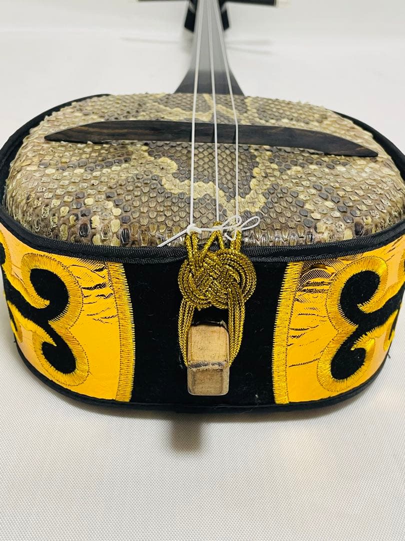 ちゅら咲　三線 本皮 本革 蛇皮 蛇革 琉球 沖縄 楽器　ソフトケース付き