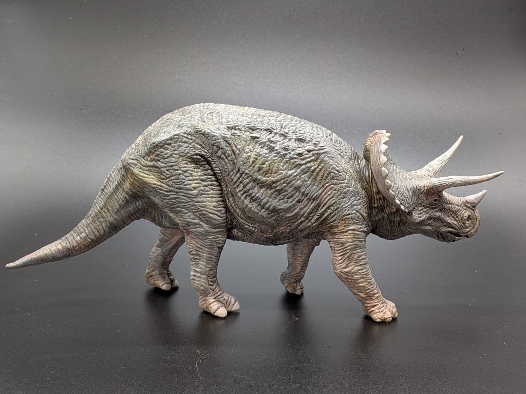 【海洋堂×南国堂】トリケラトプス ソフビレガシー 1/35 完成品