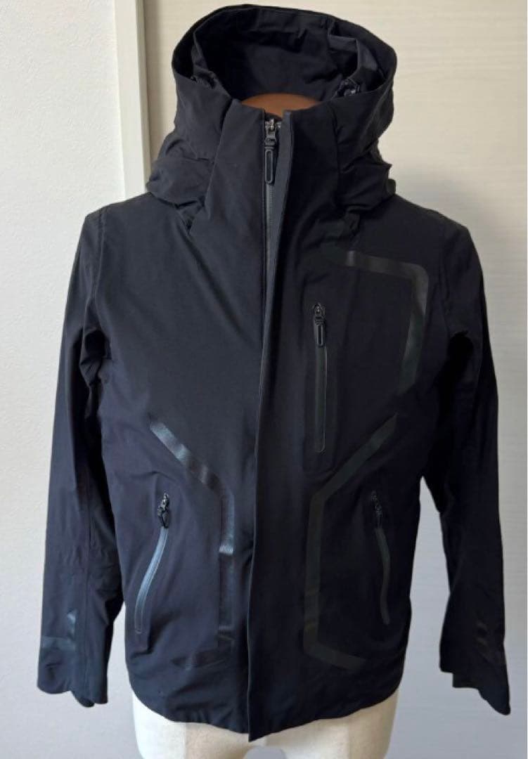 DESCENTE デサント　サイズS アクティブシェルジャケット　黒