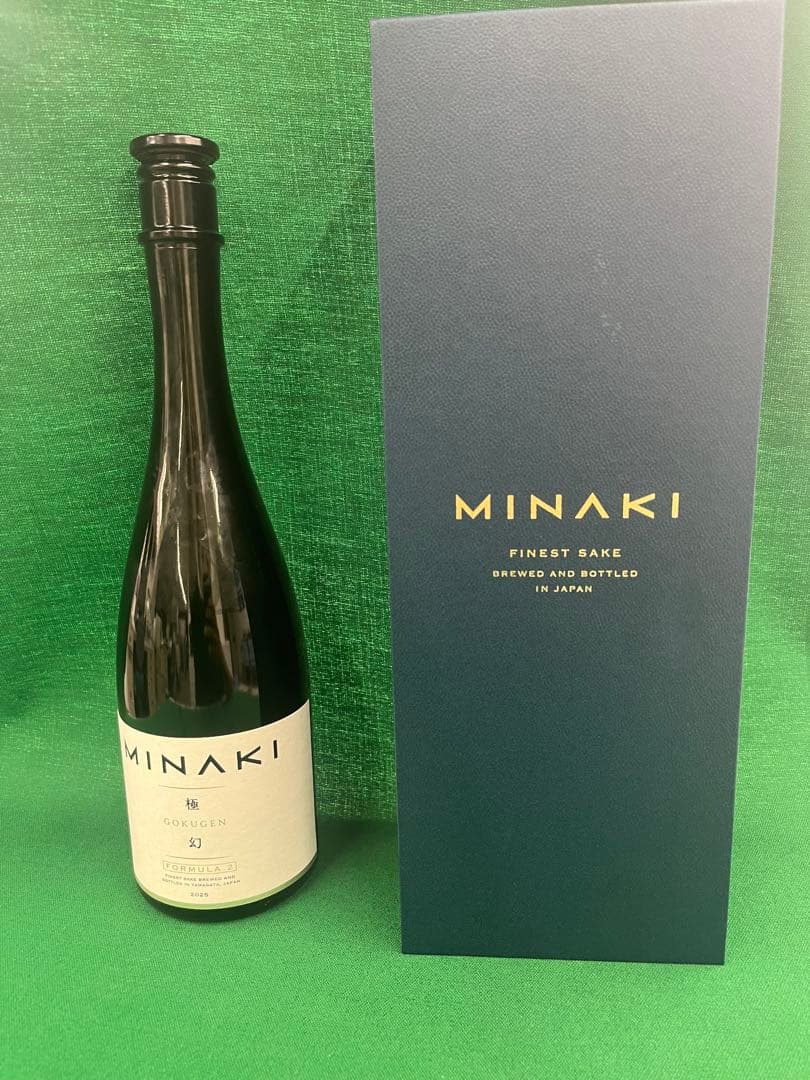 MINAKI フィネストサケ ギフトボックスの空箱と空瓶です！