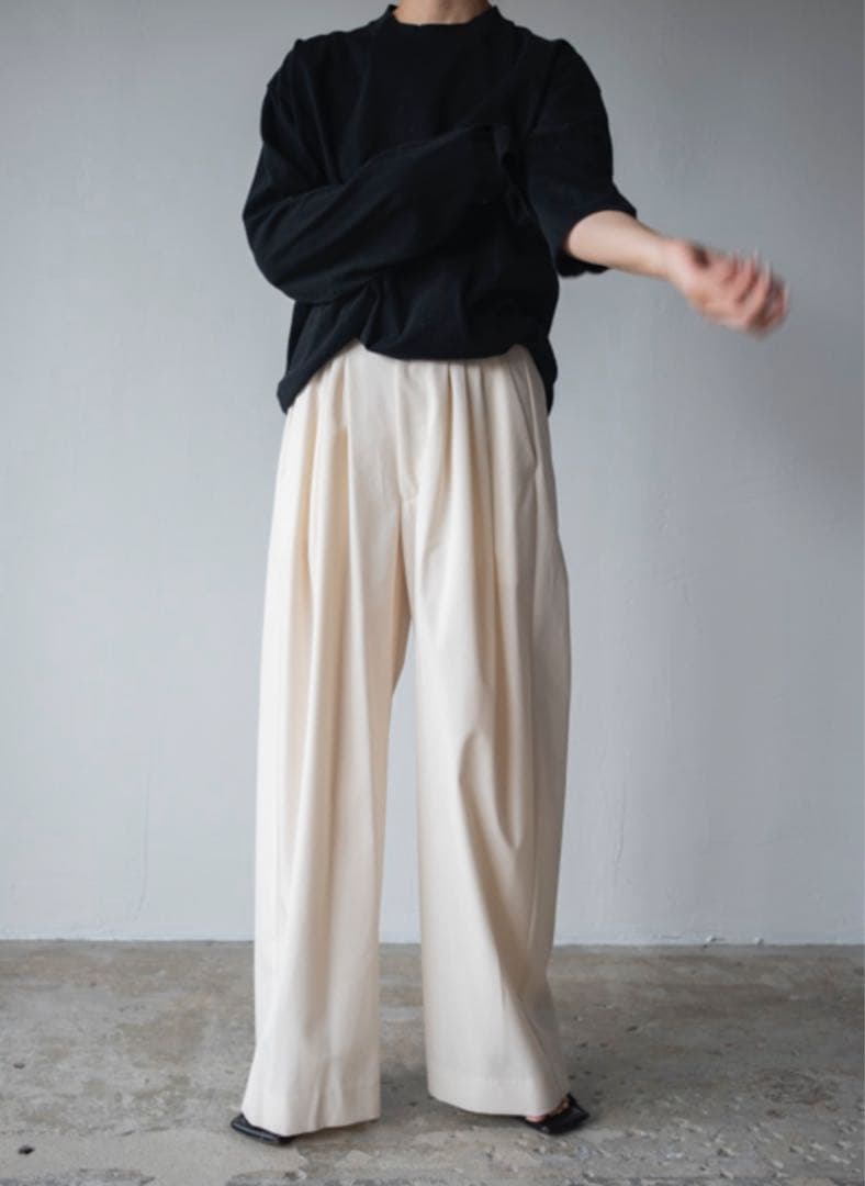 パンツ villd/ chino tuck pants