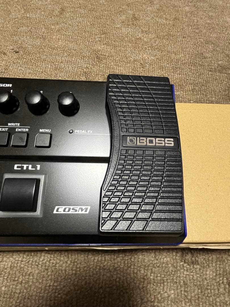 少し値下げ！BOSS GT-1 ギターエフェクター　教科書付き！