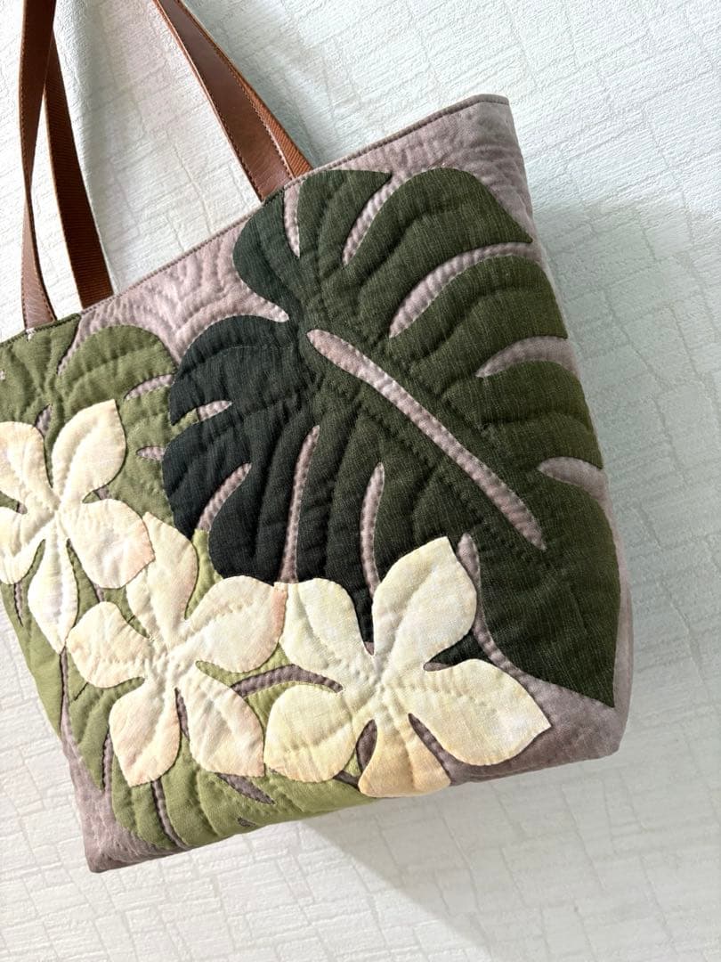 ハワイアンキルトトートバッグ　　　モンステラ&プルメリア