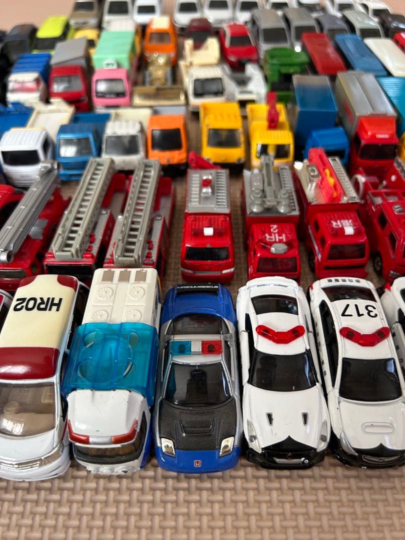 トミカ まとめ売り　85台