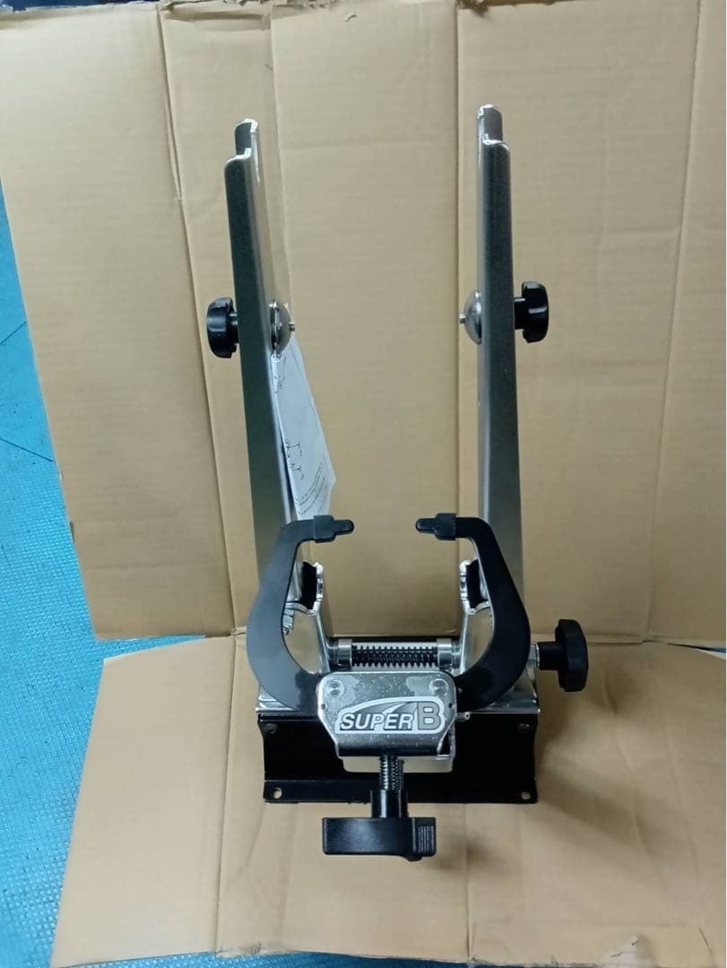 SUPER B 振れ取り台