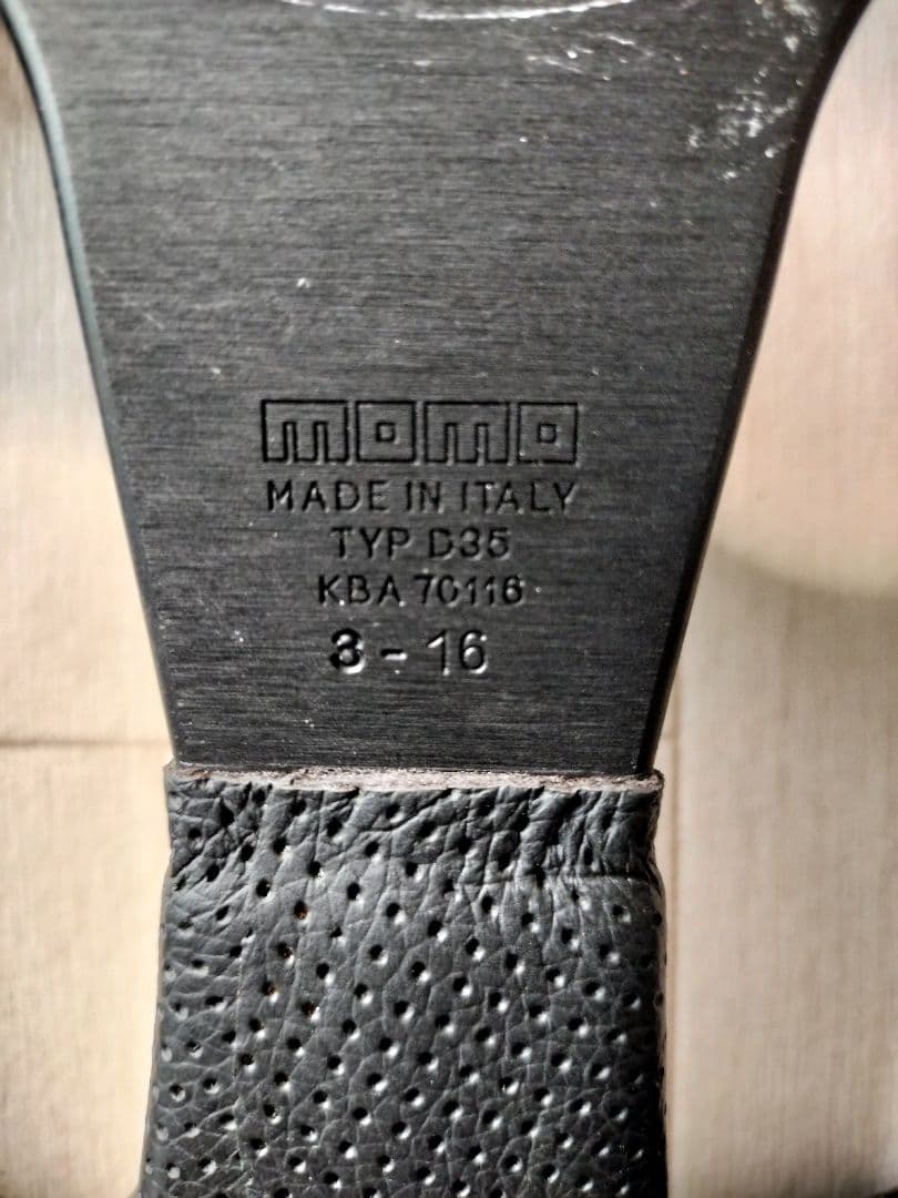 MOMO ステアリング　BOSS付き