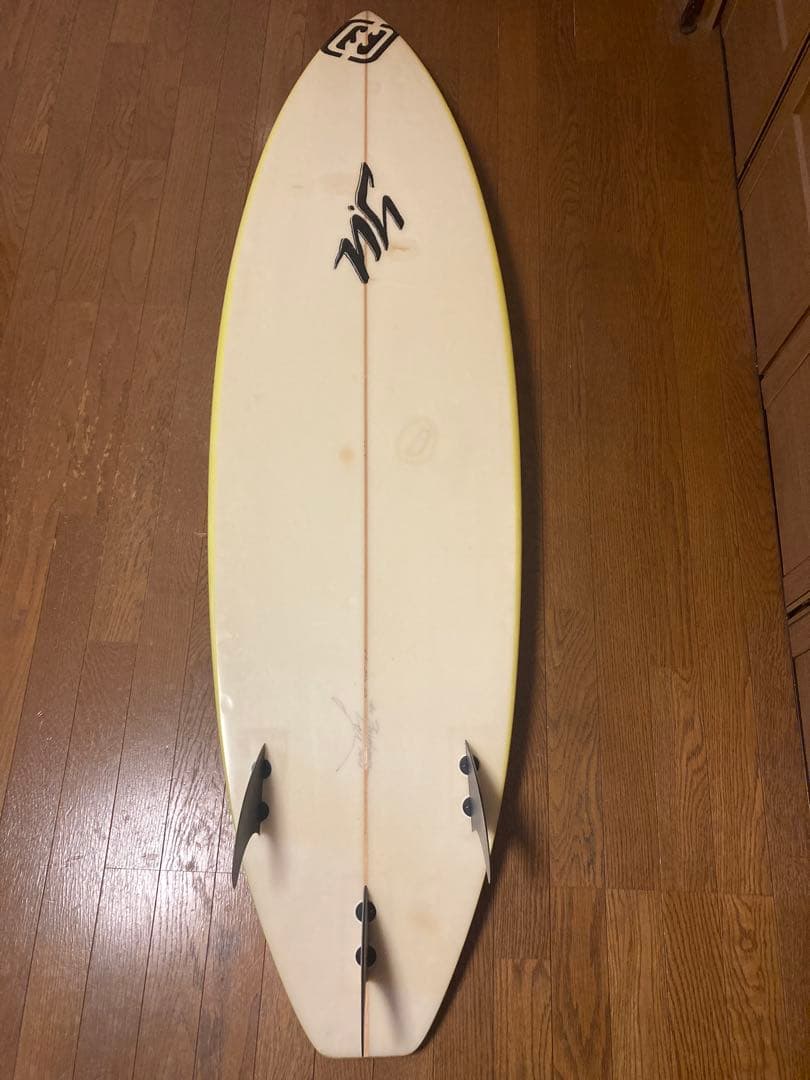yuサーフボード 6'0フィン付き