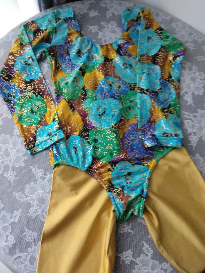 scullのレオタード　chacottのトレンカ サイズM