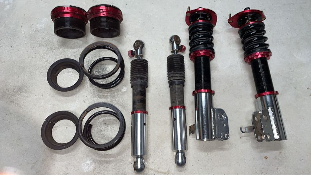 車高調　ダイハツ　エッセ　ミラなどに履けます