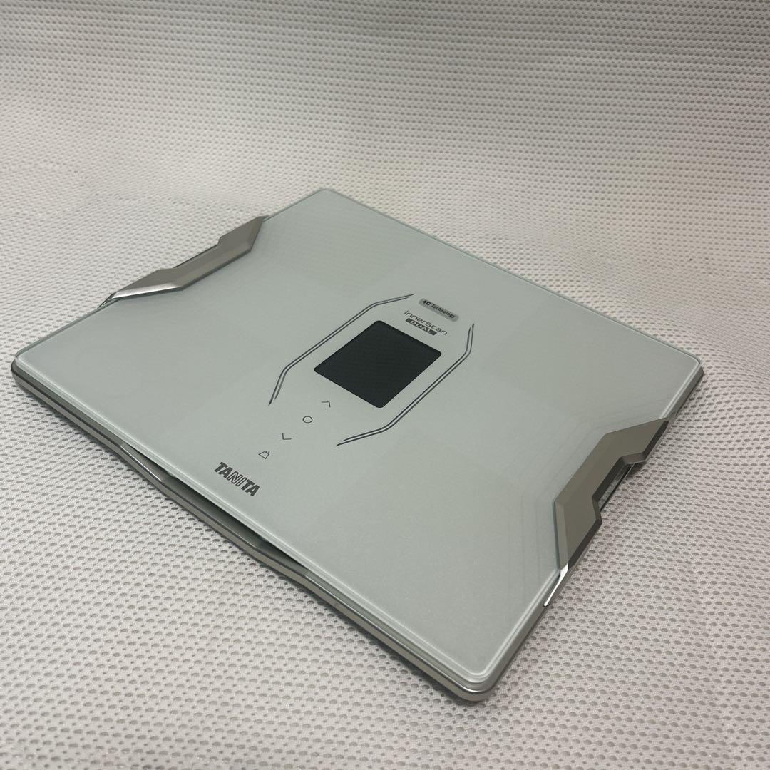 美品　TANITA InnerScan DUAL ホワイト RD-915L