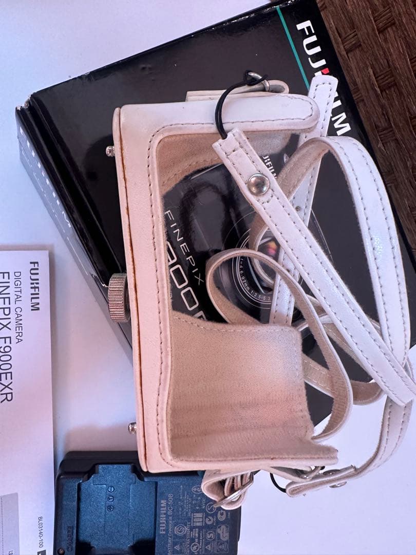 【美品】Fujifilm FinePix F900EXRコンパクトデジタルカメラ