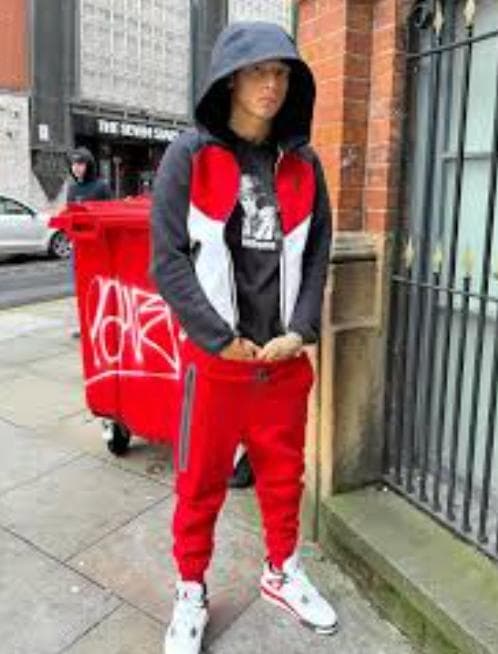 central cee愛用 NIKE テックフリース セットアップS レッド