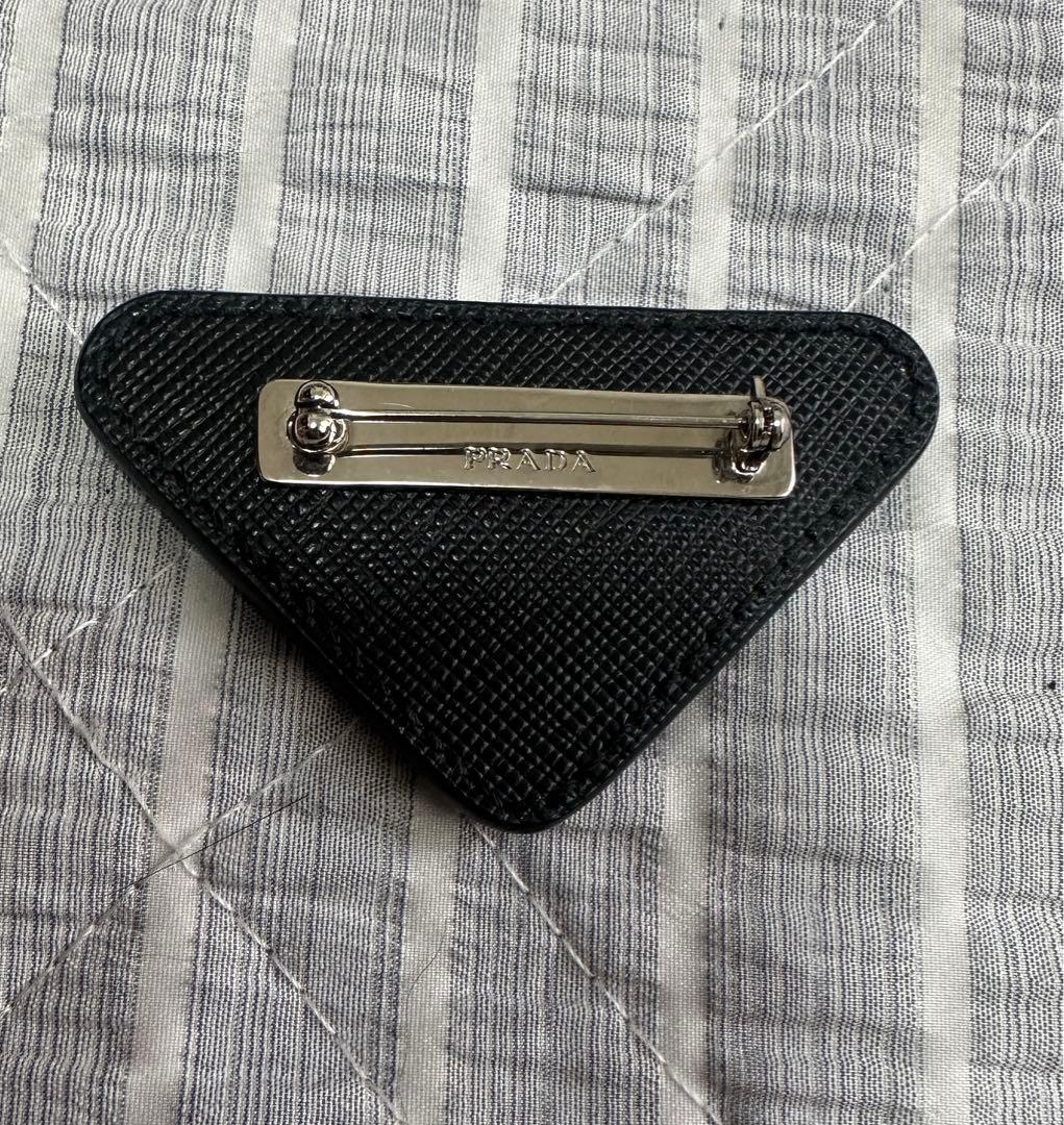 極美品 確実正規品 PRADA ブローチ