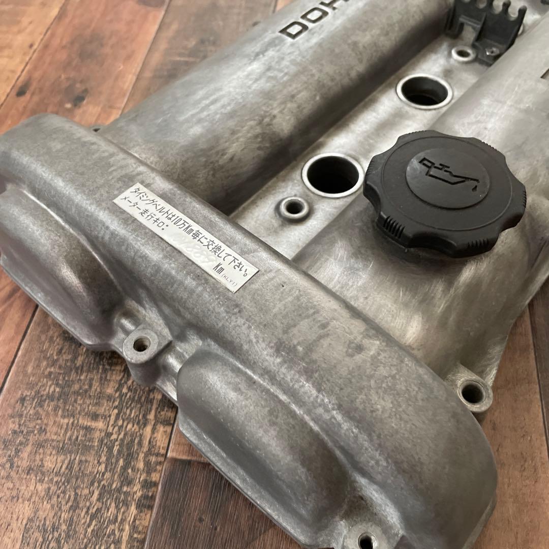 ロードスター　B6 エンジンヘッドカバー