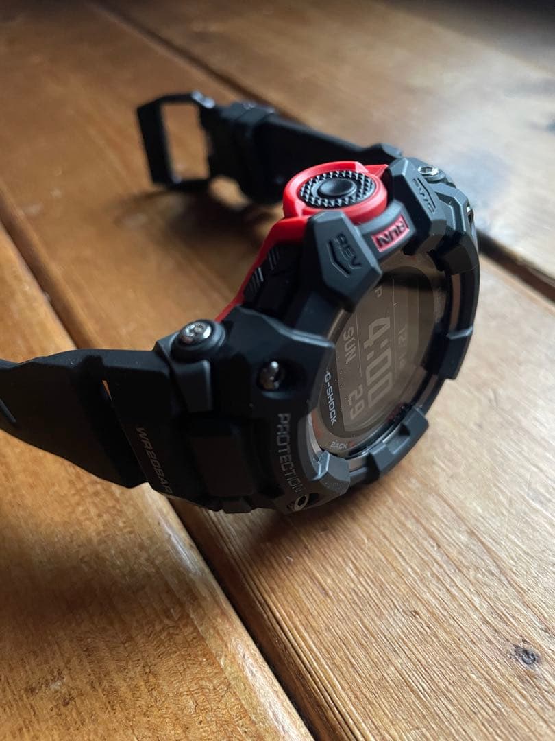 動作良好 CASIO G-SHOCK GBD-100 ブラック × レッド