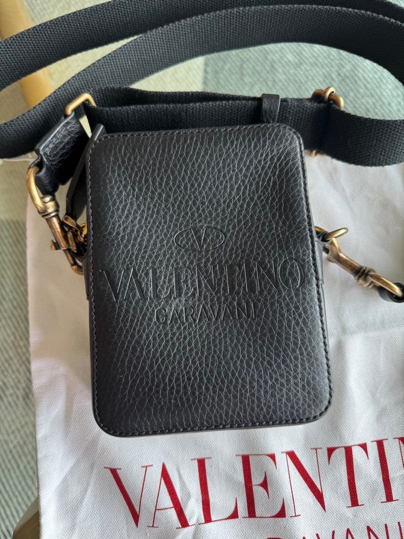 美品　VALENTINO(ヴァレンティノ) クロスボディーバッグ