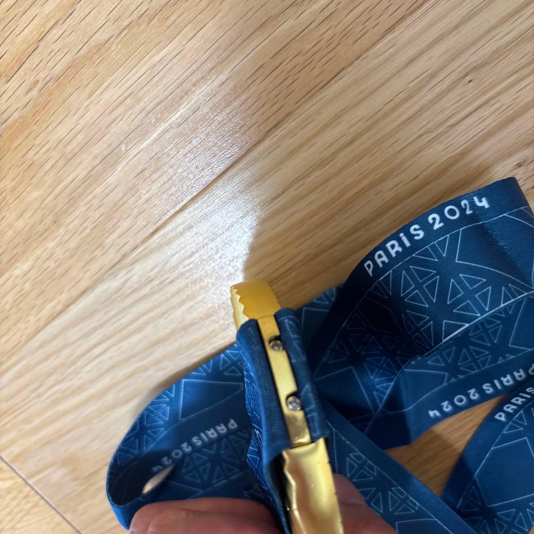 パリ　オリンピックの金メダル レプリカ 材質: 亜鉛合金　専用ケース付き