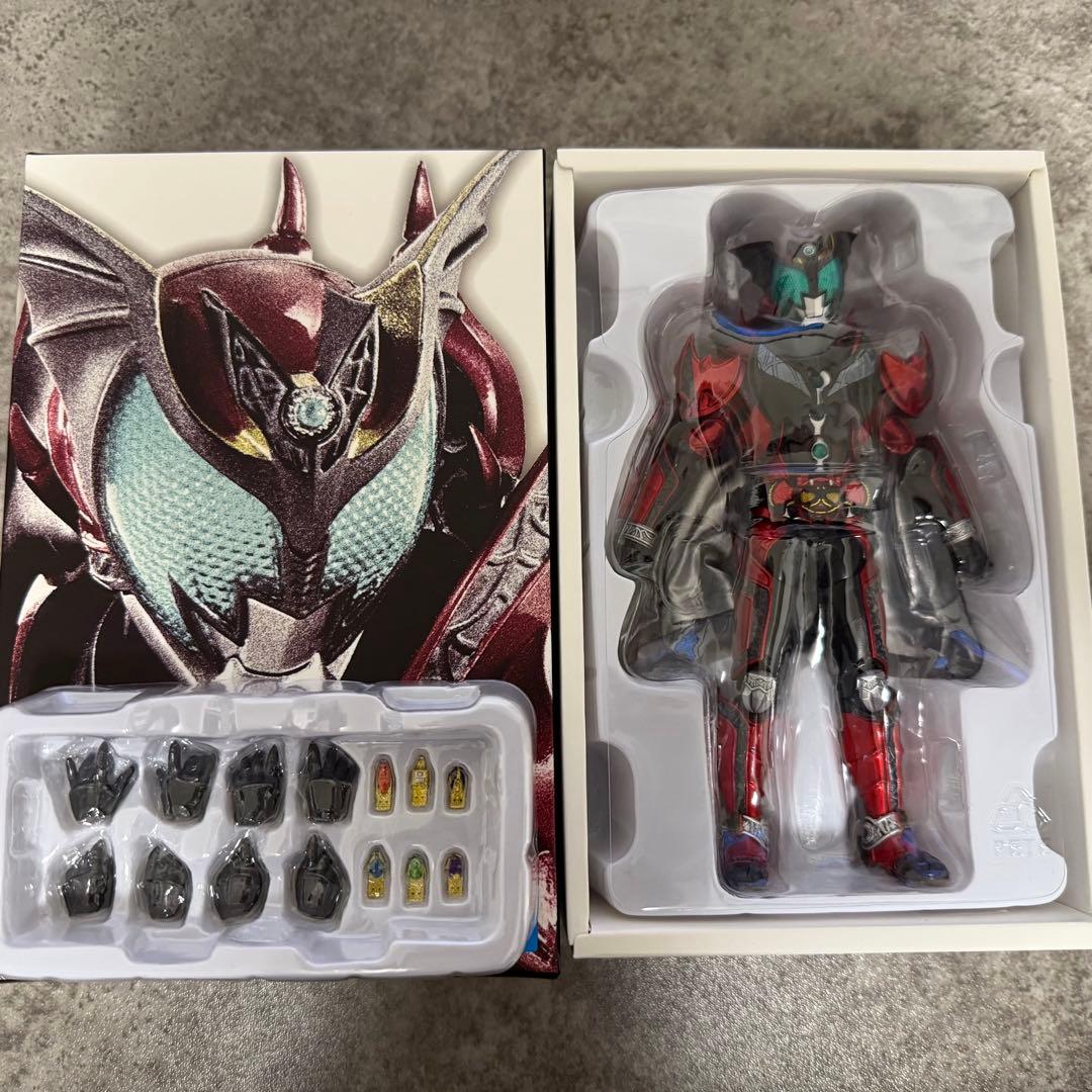 S.H.Figuarts仮面ライダー ダークキバ 真骨彫