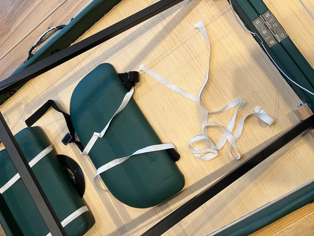 折りたたみ マッサージベッド 軽量13kg 高さ8段階 アルミ脚　整体　エステ