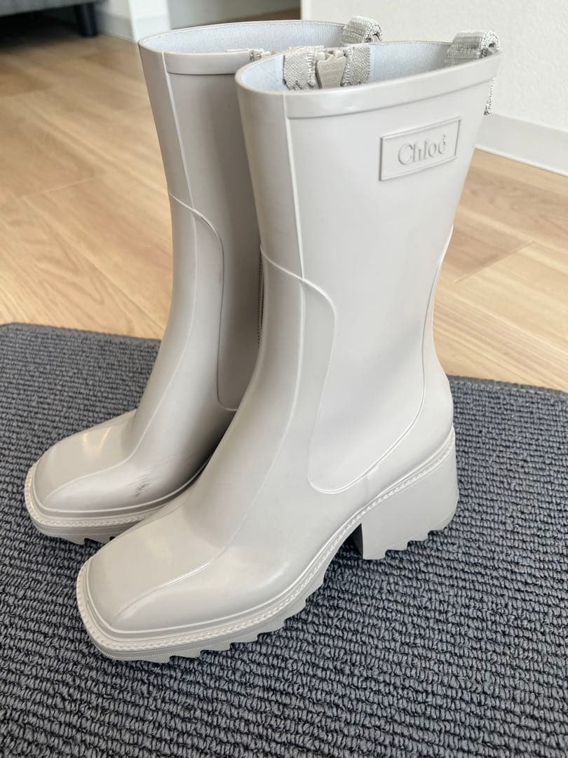Chloé BETTYレインブーツ(ベージュ)