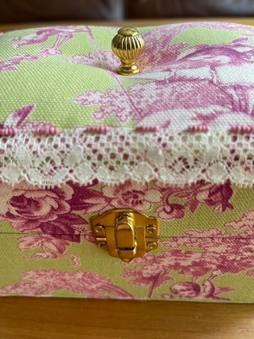 カルトナージュミニ裁縫箱