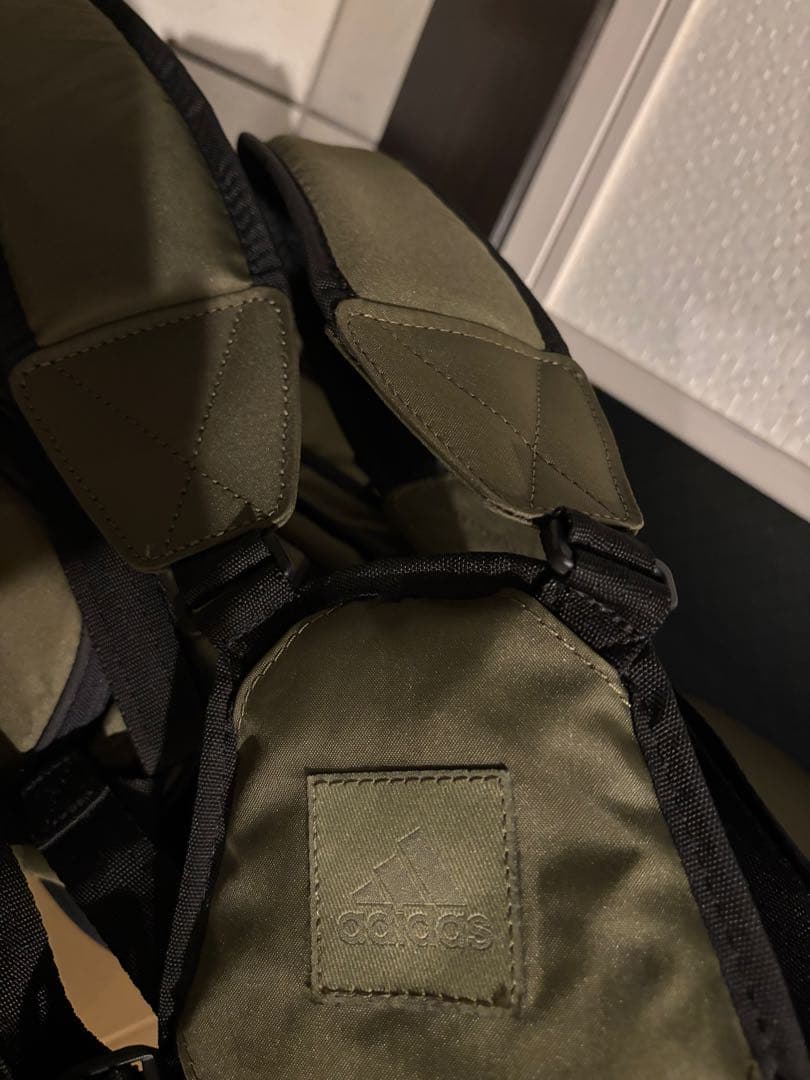 アディダス スタンド式キャディバッグ カーキ