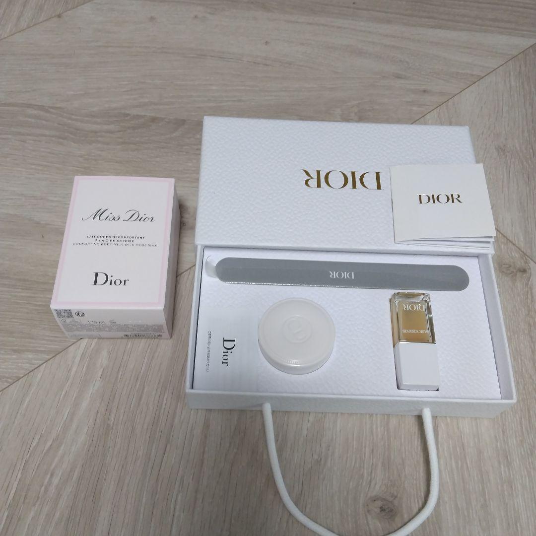 Miss Dior ボディミルク&ネイルケアセット