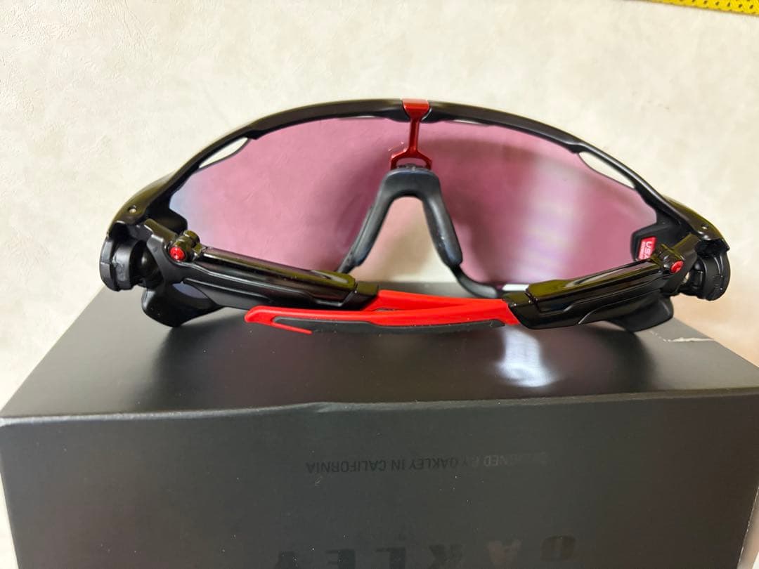 オークリー ジョウブレイカー OAKLEY JAWBREAKER 黒フレーム/赤