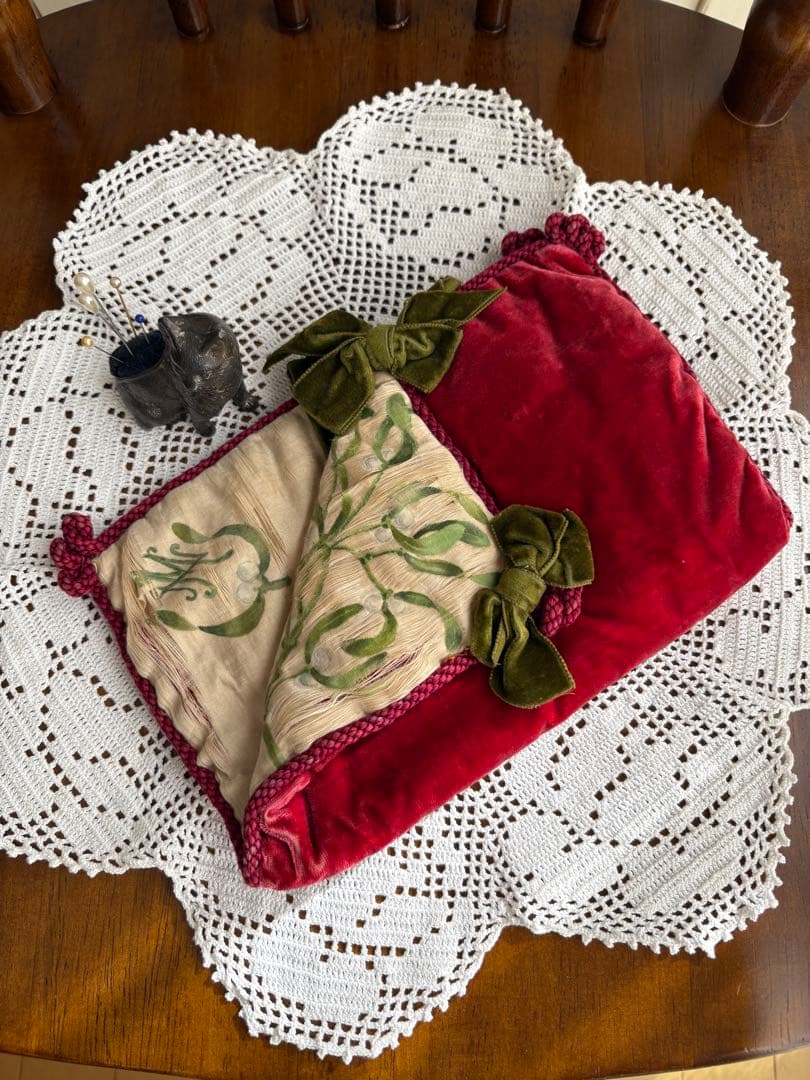 ♡フランスアンティーク　ヤドリギのハンキーケース　モノグラム　シルク　ベルベット