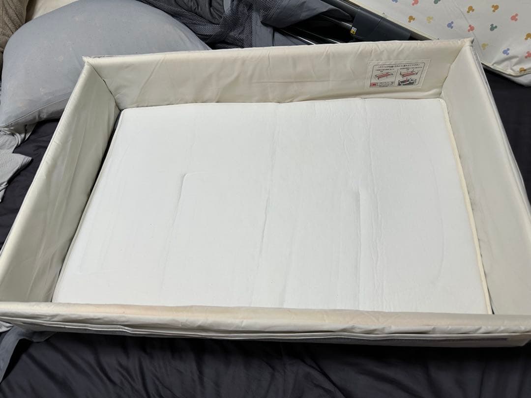 アップリカ ココネル エアー AB ベビーベッド　グレー