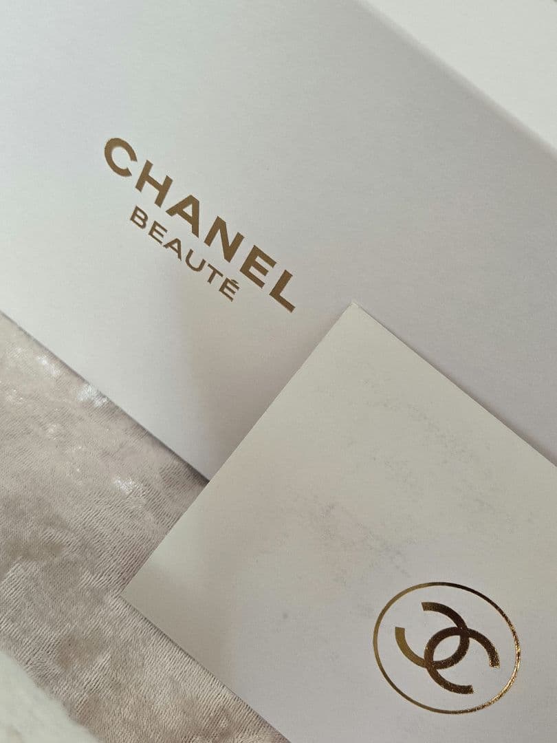 新品未使用 CHANEL ノベルティ チェーン付きポーチ ホワイト ラメ入り