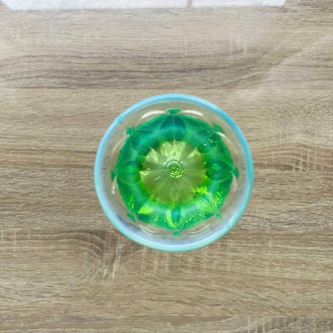 骨董　時代ガラス　希少若草色　乳白暈し　菊割底　アイスクリームカップ　著書掲載品