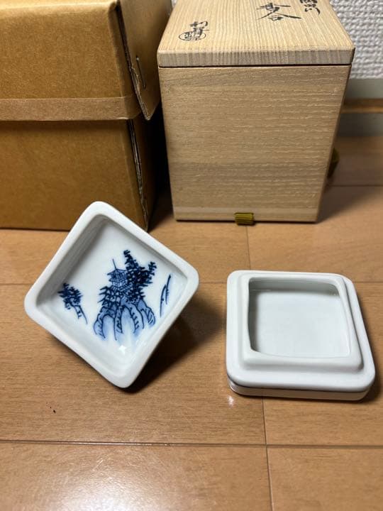 674 隅田川　利昇　染付　香合　未使用