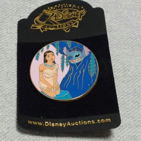 【レア】DisneyAuctions スティッチ ポカホンタス柄 ピンバッジ