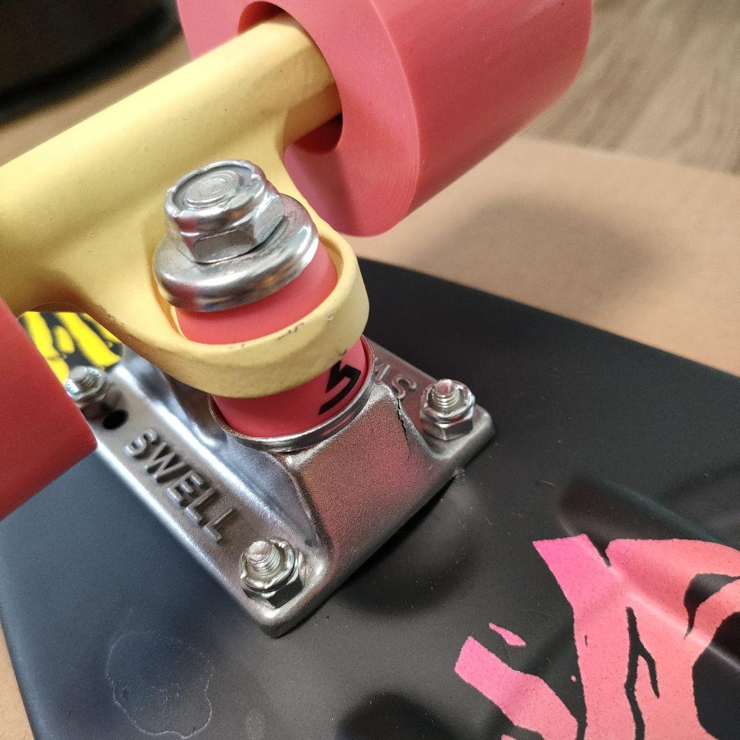 SWELL スケートボード ブラックデッキ 魚デザイン