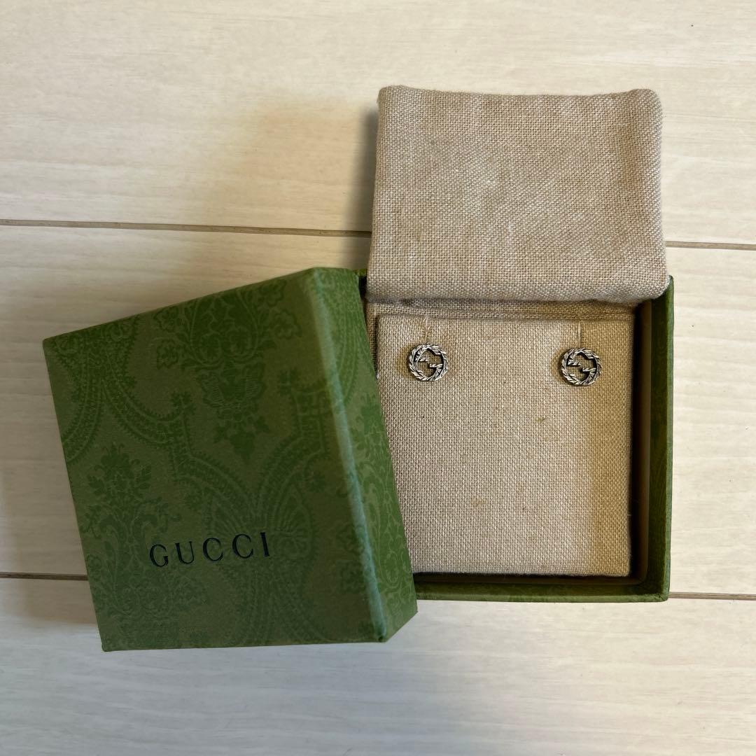 【新品無使用】GUCCIユニセックス　ピアス インターロッキングGピアス